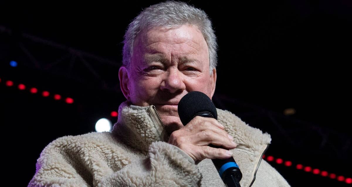 L&rsquo;icône de Star Trek, 95 ans, fait une rare apparition publique après des rapports sur un cancer du cerveau