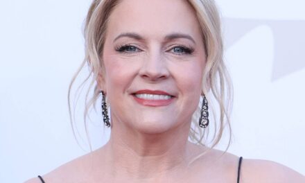 Melissa Joan Hart suscite la frénésie des fans avec un message énigmatique
