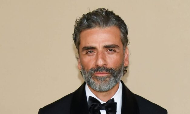 Rencontrez la célèbre épouse de la star de Beef, Oscar Isaac, et leurs 2 enfants