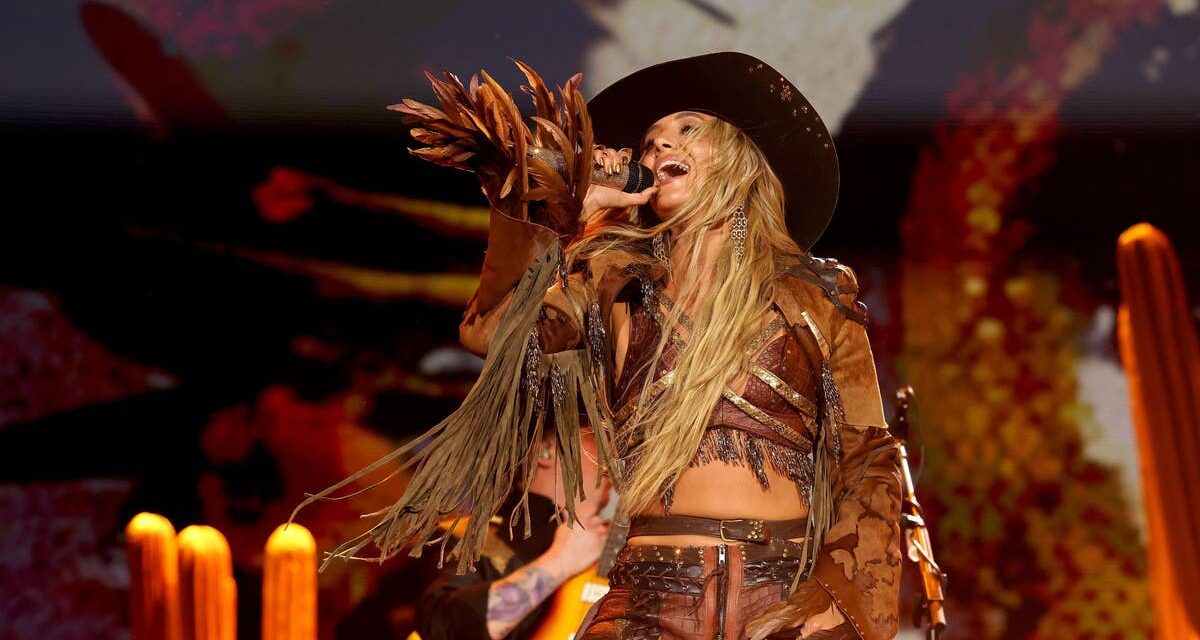 L&rsquo;évacuation du festival Stagecoach laisse les fans furieux après que les organisateurs ont levé l&rsquo;ordre après 90 minutes