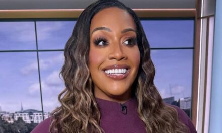 Alison Hammond est une bombe printanière alors qu&rsquo;elle montre une incroyable perte de poids de 11 pierres