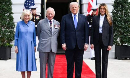 Le compliment en trois mots de Donald Trump au roi Charles lors de ses adieux officiels après sa visite d&rsquo;État