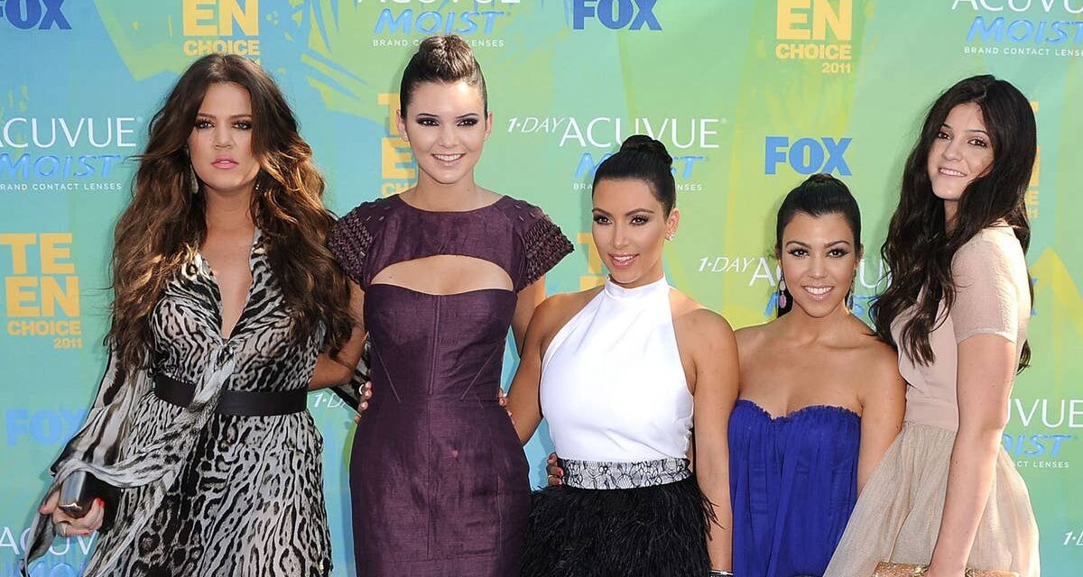 Les 5 sœurs Kardashian-Jenner – Kim, Khloé, Kourtney, Kendall et Kylie – apparaissent ensemble sur une photo ultra rare