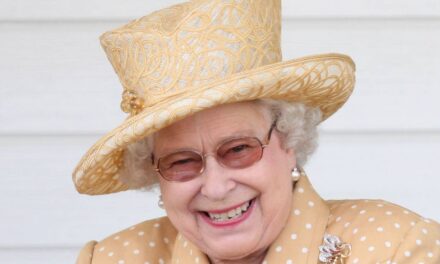 Le côté « drôle » moins connu de la défunte reine révélé par son ami et auteur Gyles Brandreth