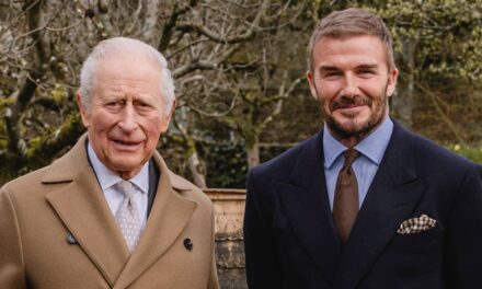 Le roi Charles et David Beckham sont plus proches que jamais alors qu&rsquo;ils se réunissent pour la première fois depuis leur titre de chevalier.