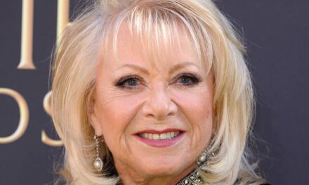 Le refus d&rsquo;Elaine Paige d&rsquo;épouser son ancien petit ami toyboy de 23 ans son cadet