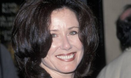 Rencontrez les deux enfants de la star des années 90 Mary McDonnell avec son célèbre ex, dont sa fille actrice qui jouait dans Major Crimes