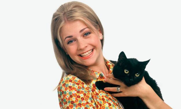 Sabrina, la sorcière adolescente, explique comment elle a perdu 18 livres de poids en périménopause