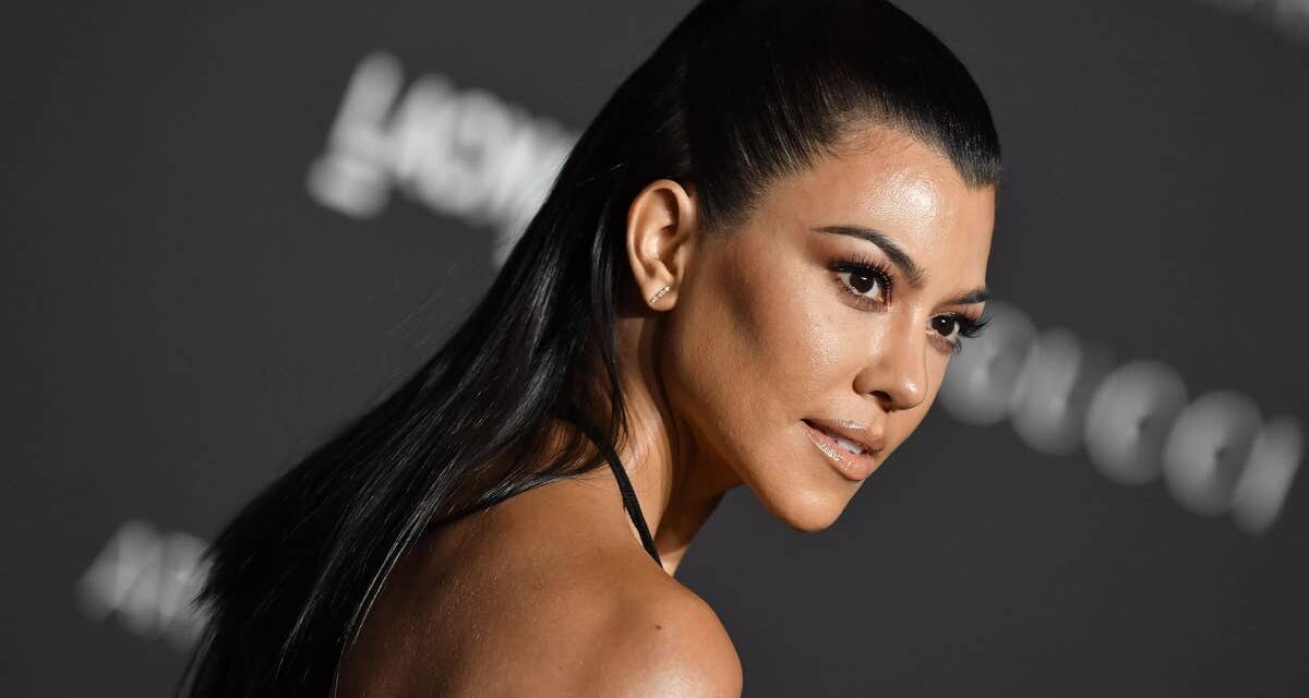 Kourtney Kardashian révèle un surprenant secret de beauté qu&rsquo;elle fait « tous les matins »