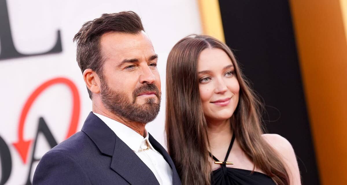 Justin Theroux et Nicole Brydon Bloom ont l&rsquo;air incroyablement adorés lors de leur première apparition en tant que nouveaux parents