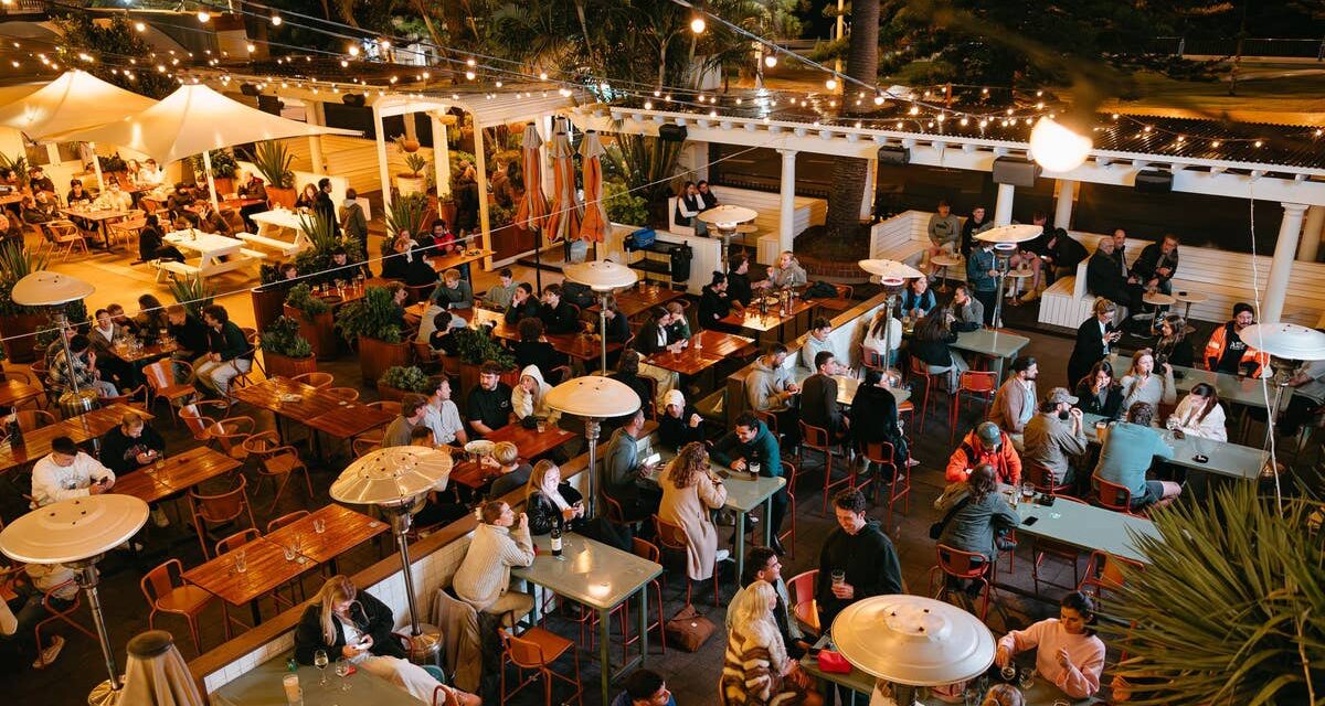 Pourquoi des stars comme Kourtney Kardashian et Margot Robbie aiment Coogee, l&rsquo;alternative chic et plus calme de Sydney à Bondi