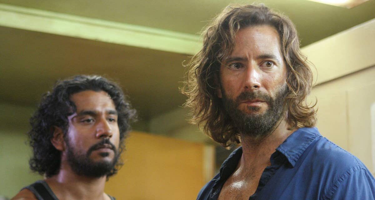 Regard rare sur la vie de la star de Lost, Henry Ian Cusick, à Hawaï avec sa femme et ses 3 enfants
