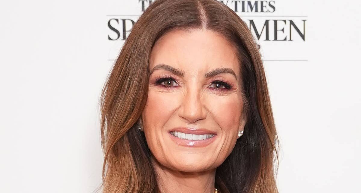 La star de l&rsquo;apprenti Karren Brady a l&rsquo;air incroyable à 57 ans après 12 semaines « difficiles »