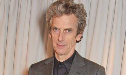 L&rsquo;épouse star des Shetland de Peter Capaldi est une mariée audacieuse des années 90 sur une rare photo de mariage