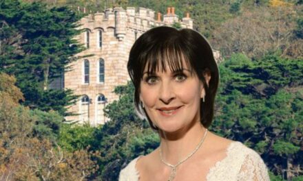 La vie recluse d&rsquo;Enya dans un château de 2,5 millions de livres sterling où la chanteuse « sombre et difficile » vit avec 12 chats