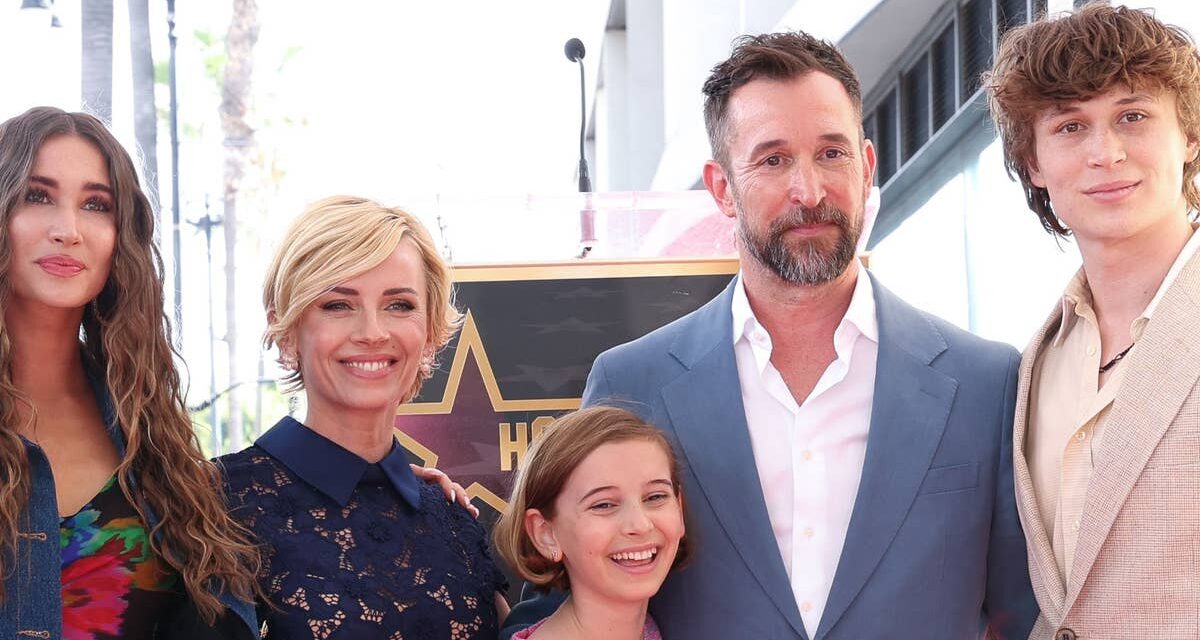 Rencontrez les trois enfants de Noah Wyle alors qu&rsquo;ils font une rare apparition sur le Hollywood Walk of Fame