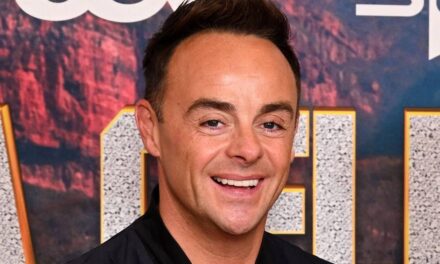La première leçon parentale d&rsquo;Ant McPartlin donnée par les belles-filles qu&rsquo;il élève avec sa femme Anne-Marie