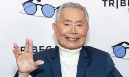 Rencontrez le partenaire de la légende de Star Trek George Takei depuis plus de 40 ans – comment ils ont écrit l&rsquo;histoire ensemble à plusieurs reprises