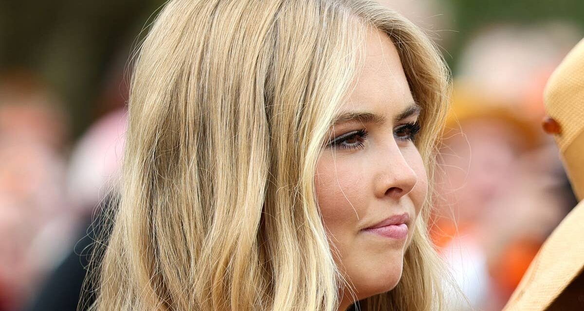 La princesse Amalia signale son « leadership » le jour de l&rsquo;anniversaire de son père en costume brillant – et en talons vertigineux