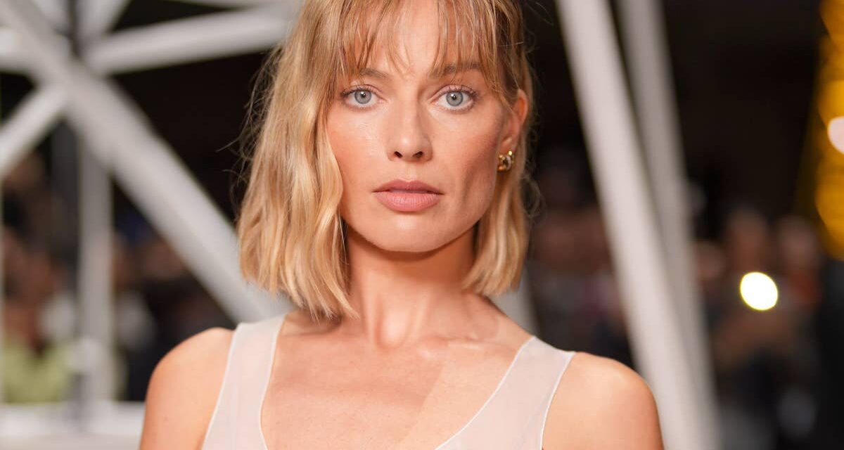 L&rsquo;ablation de la graisse buccale de Margot Robbie pourrait provoquer un « vieillissement prématuré », prévient un chirurgien