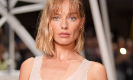 L&rsquo;ablation de la graisse buccale de Margot Robbie pourrait provoquer un « vieillissement prématuré », prévient un chirurgien