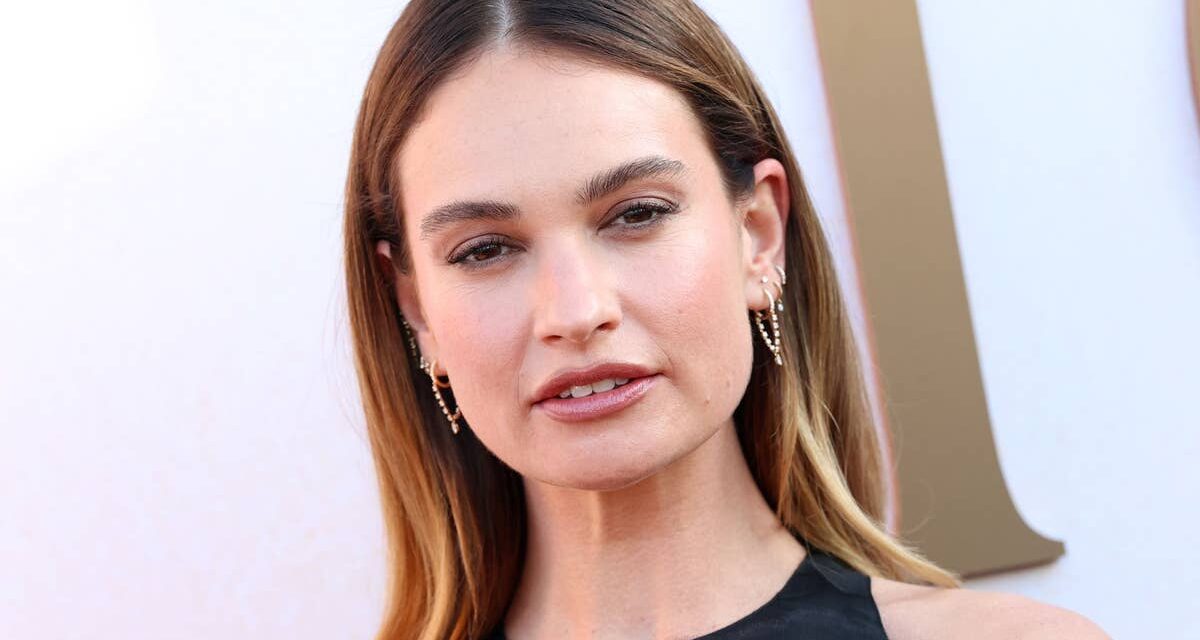 Lily James partage un rare aperçu de minuscules tatouages ​​​​dans le look le plus racé à ce jour