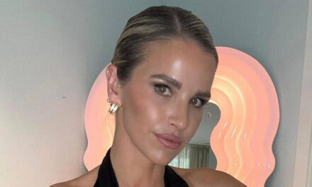 Vogue Williams a l&rsquo;air incroyable à 40 ans alors qu&rsquo;elle porte à nouveau un bikini « Je suis une célébrité »