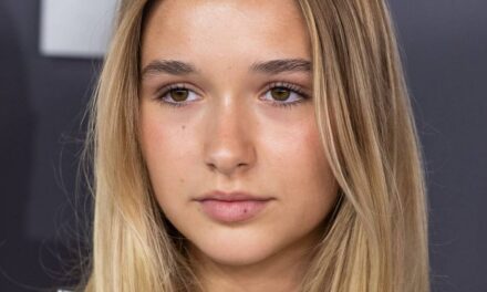 Les cheveux blonds caractéristiques de Harper Beckham viennent de subir une transformation volumineuse