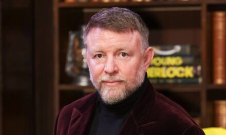 Le drame policier « chef-d&rsquo;œuvre » en 8 parties de Guy Ritchie fait une annonce passionnante