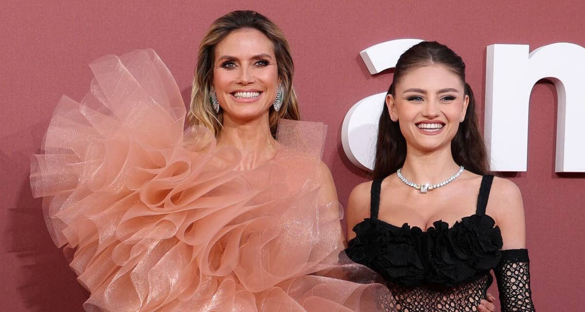 La fille de Heidi Klum montre son physique de mannequin en micro bikini