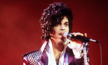 Quelle était la valeur nette de Prince au moment de sa mort ? Revisiter sa fortune 10 ans plus tard