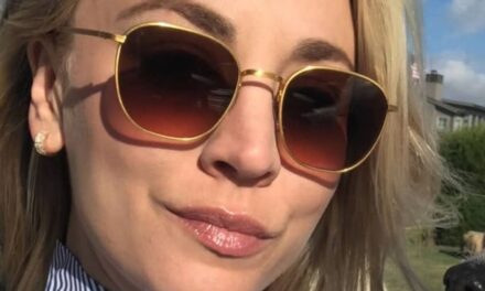 Les fans de Kaley Cuoco se précipitent aux côtés de la star de Big Bang alors qu&rsquo;elle perd un membre de sa famille dans une double tragédie