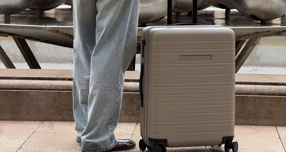 Ce bagage à main chic conçu par des ingénieurs allemands est mon nouvel essentiel de l&rsquo;été