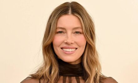 Jessica Biel partage une astuce parentale virale amusante qui peut arrêter la colère d&rsquo;un enfant avec juste son nom