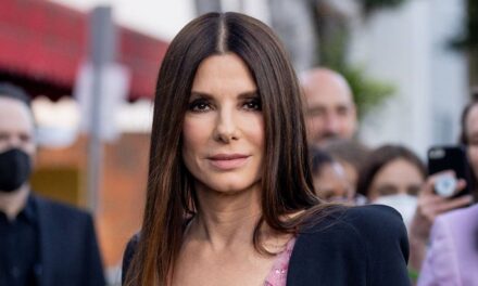 Sandra Bullock fait un commentaire rare sur l&rsquo;éducation de ses 2 enfants alors qu&rsquo;elle revient sous les projecteurs