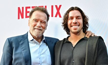 Joseph, le fils d&rsquo;Arnold Schwarzenegger, est le double de son père avec des muscles saillants et un nouveau statut de bodybuilder professionnel