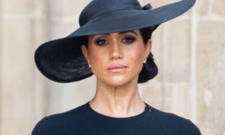 Pourquoi Meghan Markle n&rsquo;était « pas la bienvenue » à la mort de feu la reine