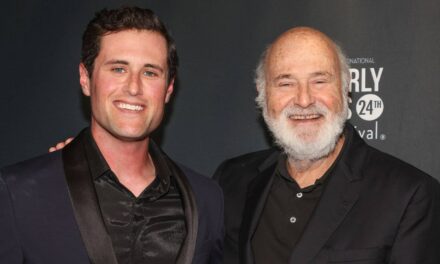 Jake, le fils « enragé » de Rob Reiner, s&rsquo;exprime dans une nouvelle déclaration 4 mois après le meurtre de ses parents