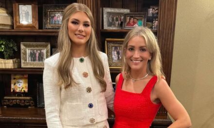 La fille adolescente de Jamie Lynn Spears a grandi sur de superbes nouvelles photos de remise des diplômes avant le grand jour