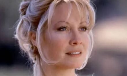 Qu&rsquo;est-il arrivé à la star de Crocodile Dundee, Linda Kozlowski, 40 ans plus tard et la vraie raison pour laquelle elle a quitté Hollywood