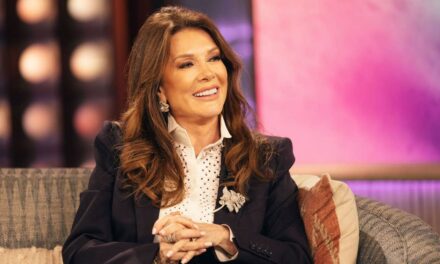 La transformation d&rsquo;hier et d&rsquo;aujourd&rsquo;hui de Lisa Vanderpump, de la star de télévision des années 70 à aujourd&rsquo;hui, laissera les fans choqués
