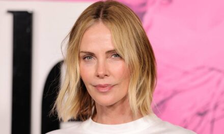 La routine santé stricte de Charlize Theron à 50 ans – y compris la sobriété et « 6 repas par jour »