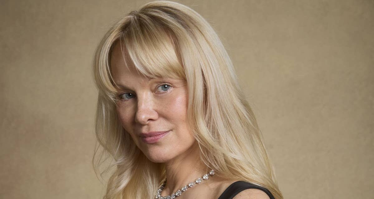 Pamela Anderson dévoile un grand changement inspiré par une maison de 7 acres au Canada