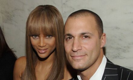 Nigel Barker révèle l&rsquo;état de sa relation avec Tyra Banks après le documentaire America&rsquo;s Next Top Model Netflix – exclusif