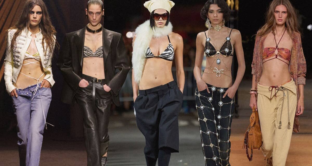 Comment le combo soutien-gorge et pantalon taille basse est devenu l&rsquo;ensemble ultime des célébrités