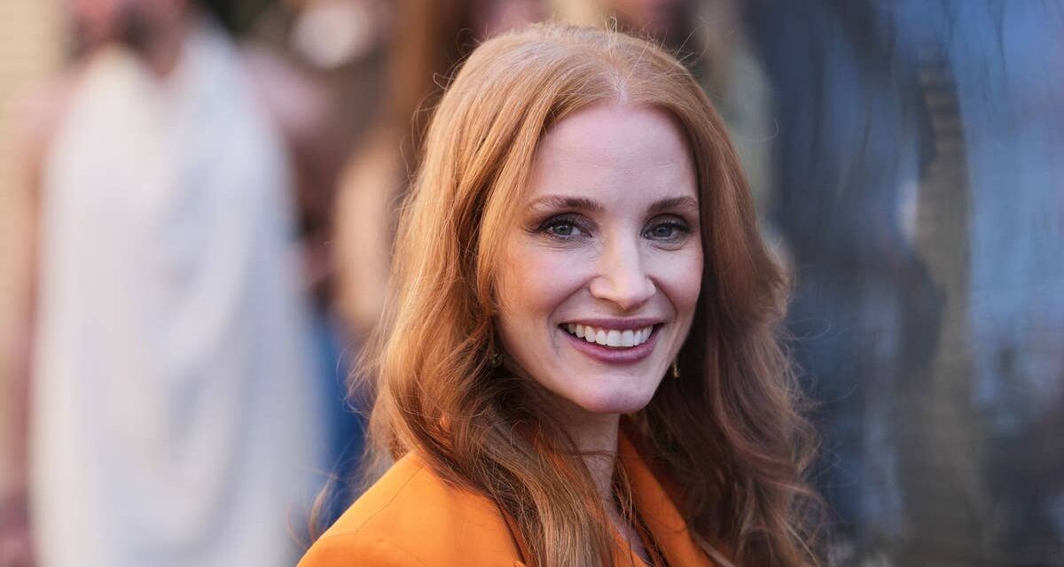 Jessica Chastain fait ses débuts avec une transformation capillaire remarquable sur le tapis rouge – meilleures photos