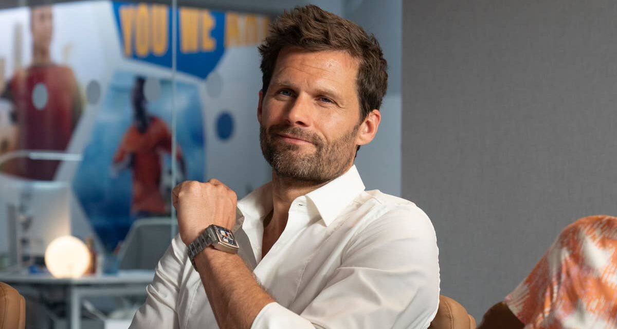 La nouvelle série en 6 parties de la BBC, Twenty Twenty Six, saluée comme « parfaite »