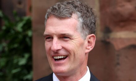 Rencontrez la famille incroyablement riche de Dan Snow – y compris ses liens avec la famille royale