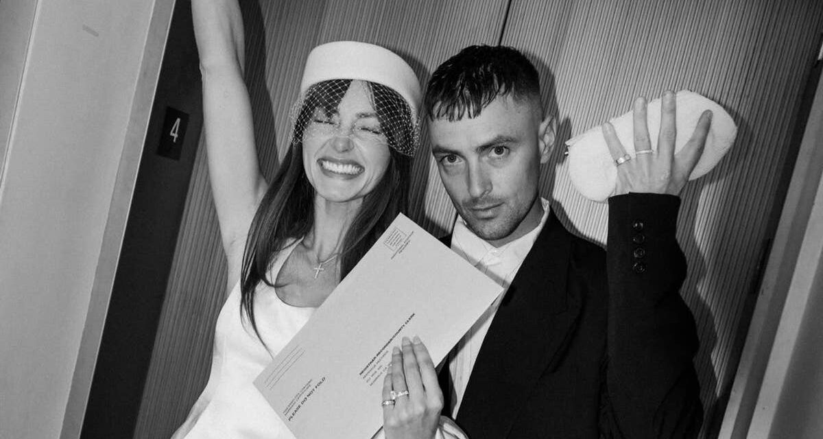 Cette mariée de Beverly Hills a mélangé une trouvaille d&rsquo;Amazon de dernière minute avec un blazer Elsa Hosk – et c&rsquo;était parfait