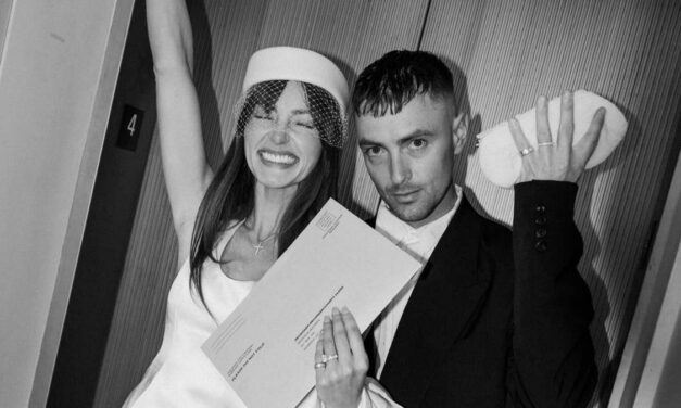 Cette mariée de Beverly Hills a mélangé une trouvaille d&rsquo;Amazon de dernière minute avec un blazer Elsa Hosk – et c&rsquo;était parfait